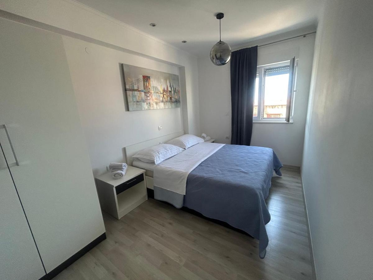 Apartments Pivac Макарська Екстер'єр фото